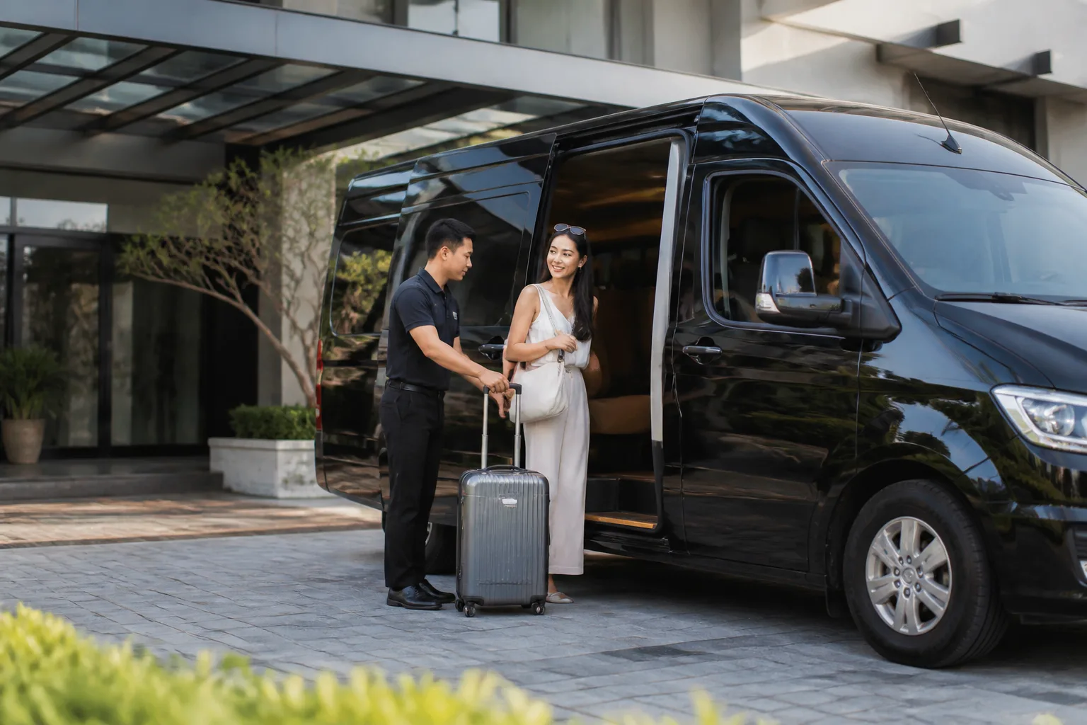 Xe limousine đưa đón tận nơi Sài Gòn - Mũi Né