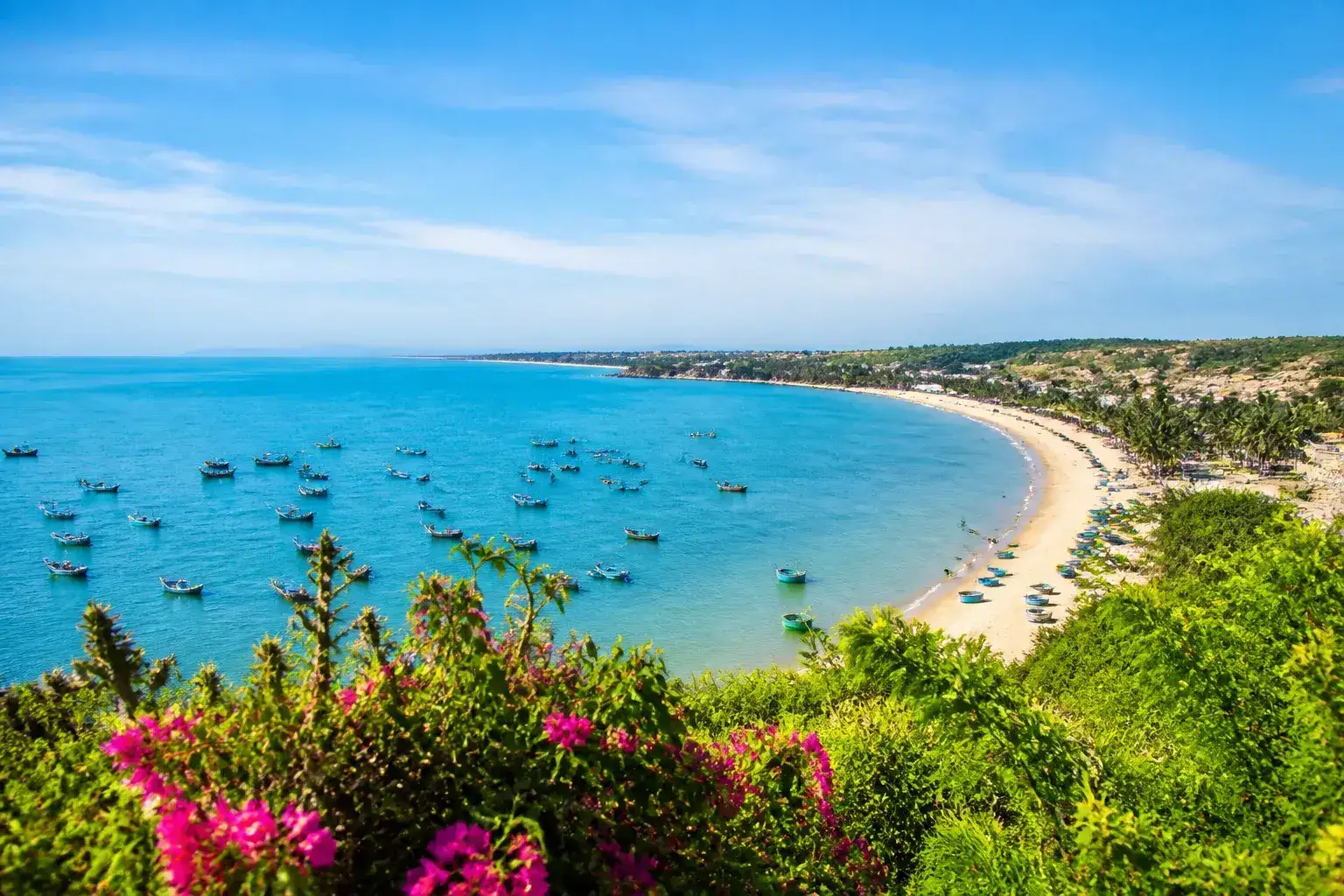 Du Lịch Mũi Né Từ Sài Gòn: Top Địa Điểm Không Thể Bỏ Lỡ